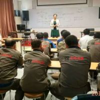 ���x����ƸՈ��̩��Ӣ��У���ں��Ӽ��g(sh��)��Ӗ(x��n)����